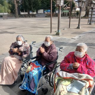 初詣パート2🥰

午年だけに
「すべてが
　ウマく
　いきますようーーーっに！！」

＃正恵会 ＃介護老人福祉施設 ＃特養 ＃特養ホーム ＃初詣 ＃外出 ＃今宮神社 ＃午年だけにね ＃午年だけにうまくいく🐴